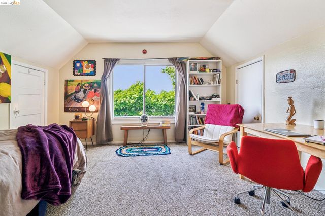 1264 Alcatraz Ave, Berkeley, CA 94702