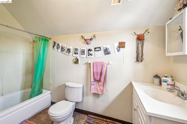 1264 Alcatraz Ave, Berkeley, CA 94702
