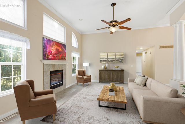 5009 LILLIAN DR, Columbia, MO 65202