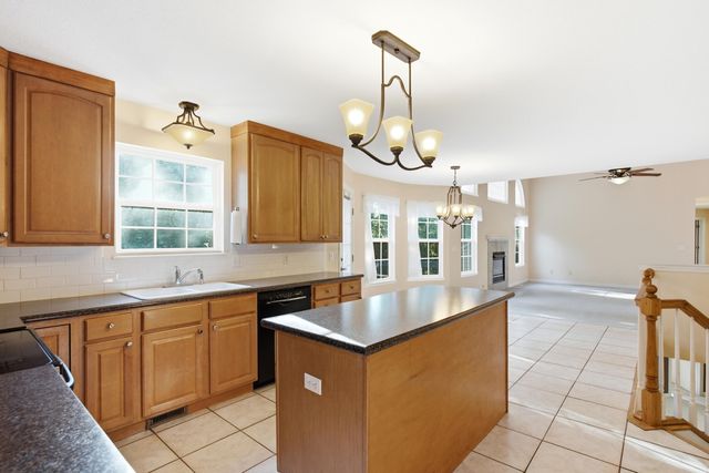 5009 LILLIAN DR, Columbia, MO 65202