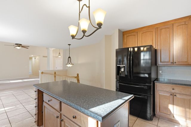 5009 LILLIAN DR, Columbia, MO 65202