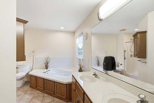 5009 LILLIAN DR, Columbia, MO 65202