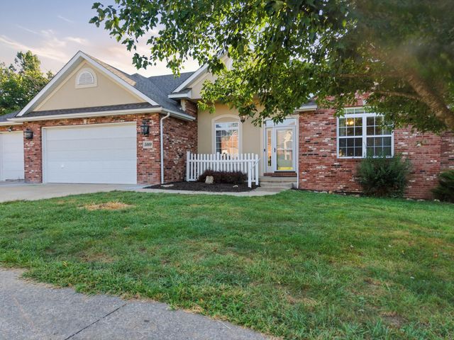 5009 LILLIAN DR, Columbia, MO 65202