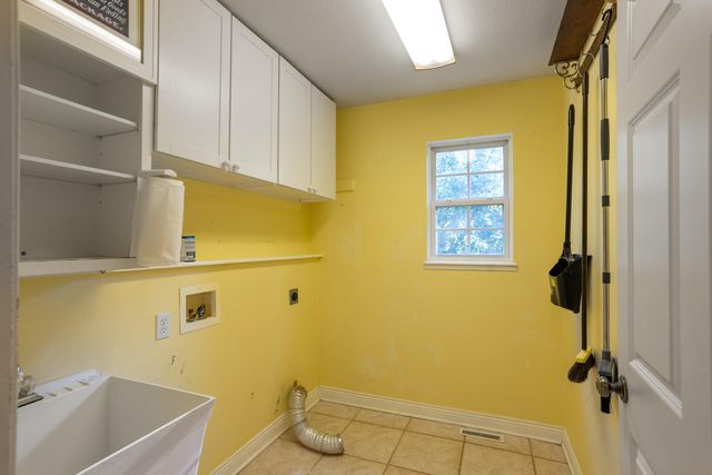 5009 LILLIAN DR, Columbia, MO 65202