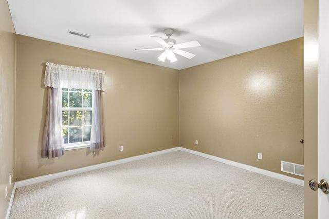 5009 LILLIAN DR, Columbia, MO 65202