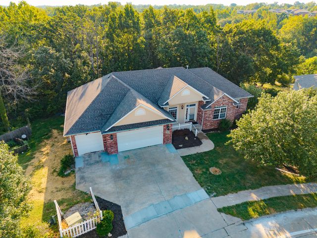 5009 LILLIAN DR, Columbia, MO 65202