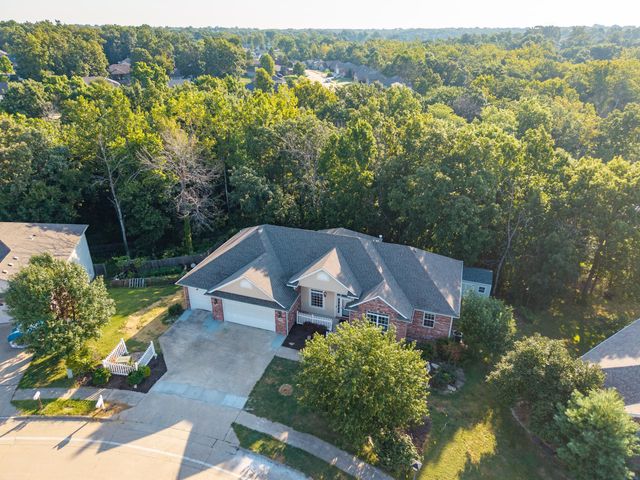 5009 LILLIAN DR, Columbia, MO 65202