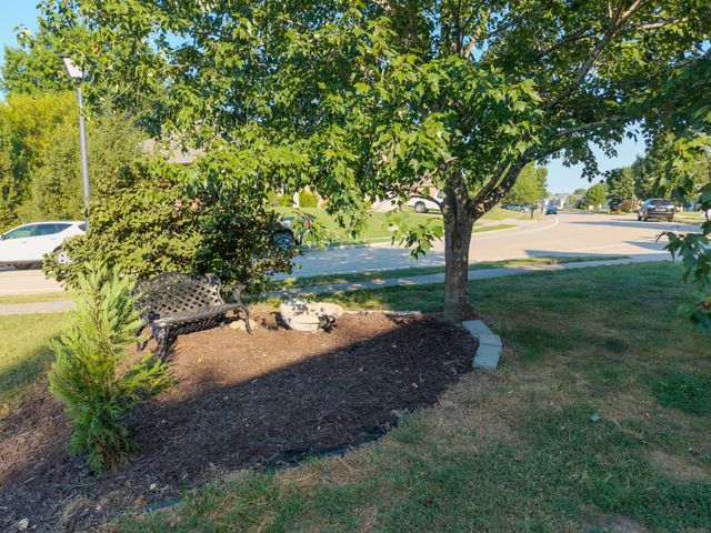 5009 LILLIAN DR, Columbia, MO 65202