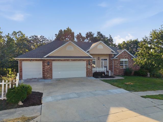 5009 LILLIAN DR, Columbia, MO 65202