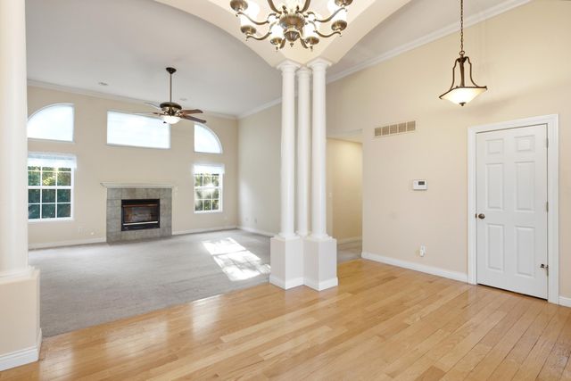 5009 LILLIAN DR, Columbia, MO 65202