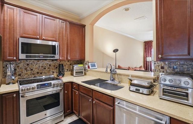 607 3RD AVENUE S, St Petersburg, FL 33701