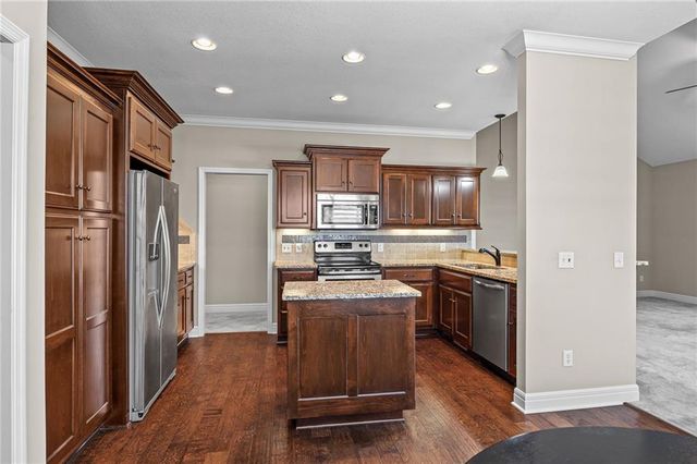 4410 Stonebridge Drive, St Joseph, MO 64505