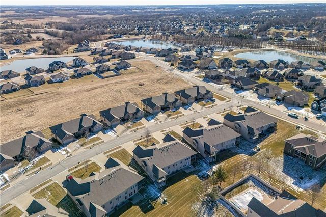 4410 Stonebridge Drive, St Joseph, MO 64505