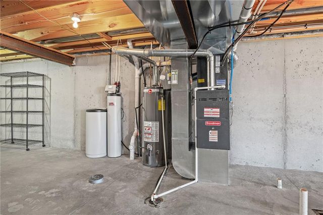 4410 Stonebridge Drive, St Joseph, MO 64505