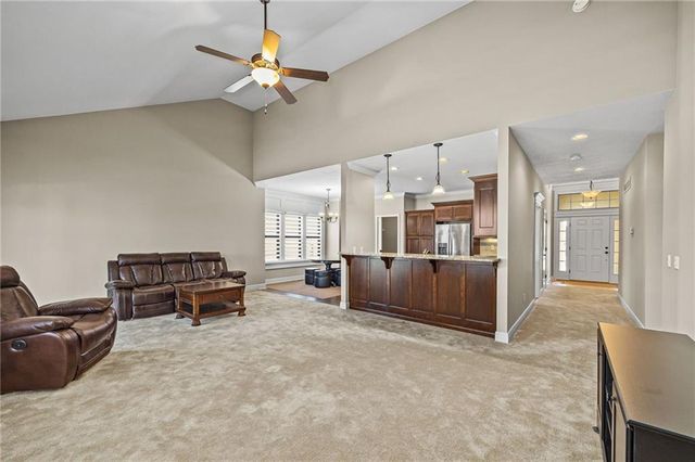 4410 Stonebridge Drive, St Joseph, MO 64505