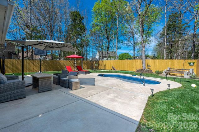 9122 Swallow Tail Lane, Charlotte, NC 28269