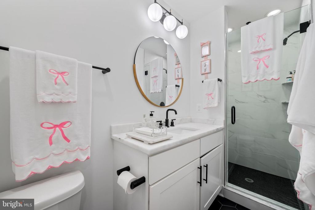 Image 20 of property listing at 613 S CURLEY ST, Baltimore, MD 21224