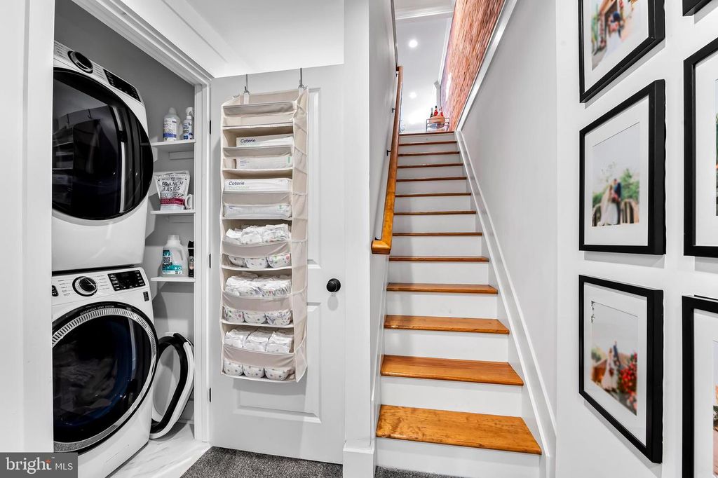 Image 31 of property listing at 613 S CURLEY ST, Baltimore, MD 21224