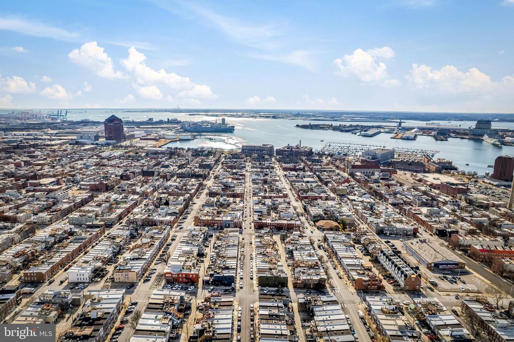 Image 46 of property listing at 613 S CURLEY ST, Baltimore, MD 21224