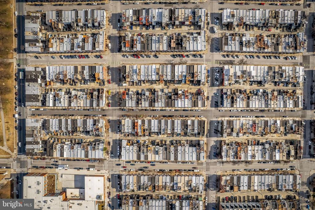 Image 49 of property listing at 613 S CURLEY ST, Baltimore, MD 21224