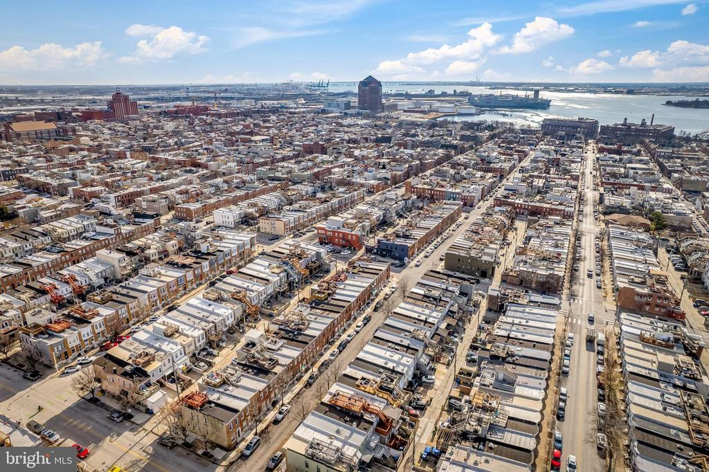 Image 52 of property listing at 613 S CURLEY ST, Baltimore, MD 21224