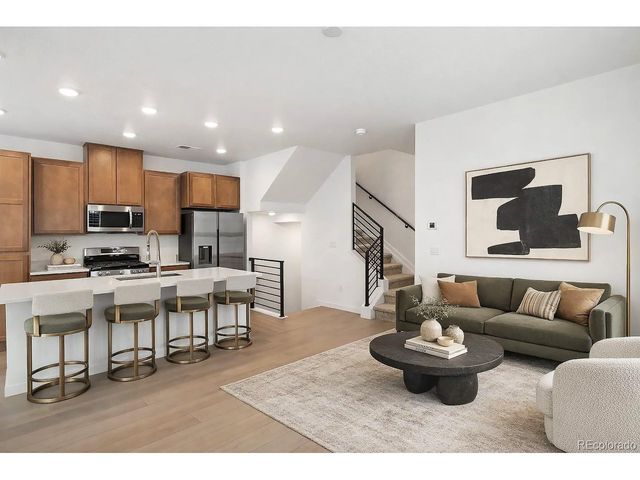 2060 S Holly St 2, Denver, CO 80222