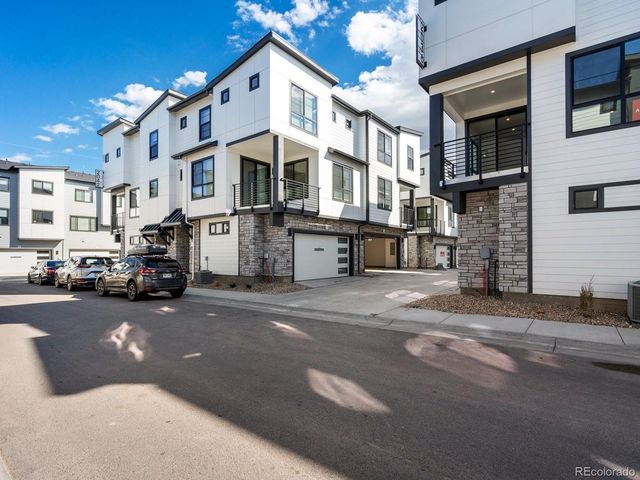 2060 S Holly St 2, Denver, CO 80222