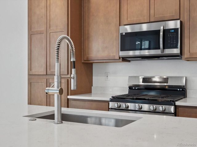 2060 S Holly St 2, Denver, CO 80222