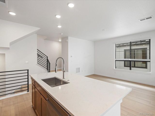 2060 S Holly St 2, Denver, CO 80222