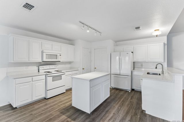 2148 Stonehaven, New Braunfels, TX 78130