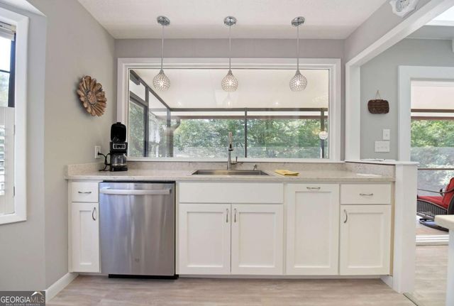 401 Mountain Rivers Road, Mineral Bluff, GA 30559