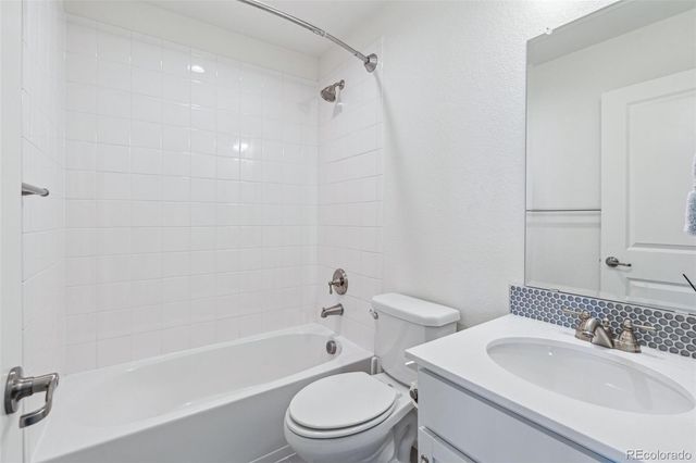8086 S Grand Baker Way, Aurora, CO 80016