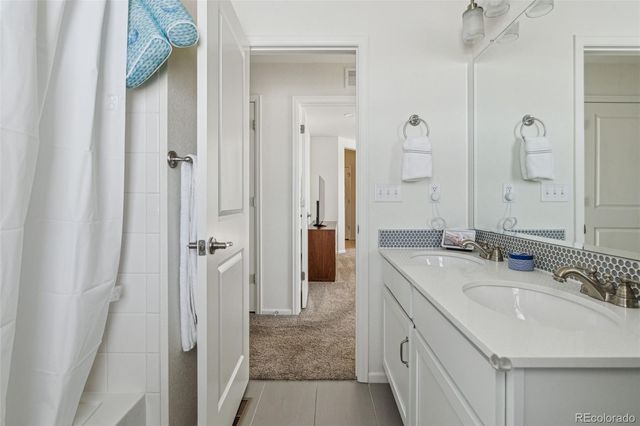 8086 S Grand Baker Way, Aurora, CO 80016