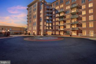 4490 MARKET COMMONS DR #110, Fairfax, VA 22033