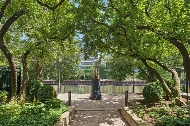 501 N Clinton Street 1503, Chicago, IL 60654