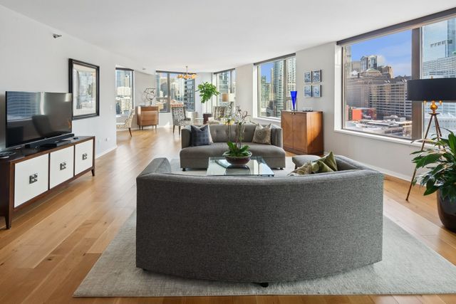 501 N Clinton Street 1503, Chicago, IL 60654