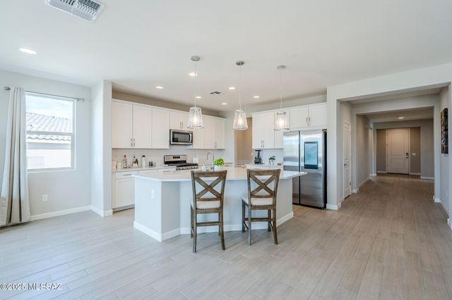 13926 E Red Oaks Drive, Vail, AZ 85641