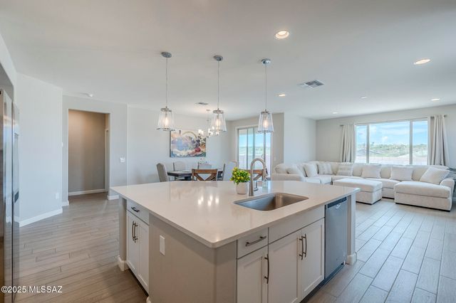 13926 E Red Oaks Drive, Vail, AZ 85641