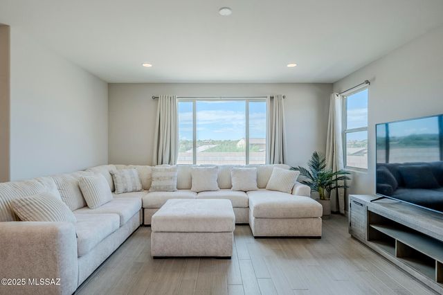 13926 E Red Oaks Drive, Vail, AZ 85641