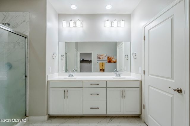 13926 E Red Oaks Drive, Vail, AZ 85641