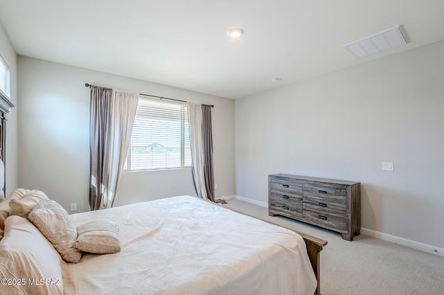 13926 E Red Oaks Drive, Vail, AZ 85641