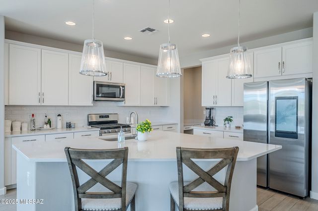 13926 E Red Oaks Drive, Vail, AZ 85641