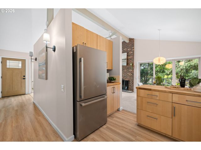 1053 NORTHSHORE Pl, Lake Oswego, OR 97034