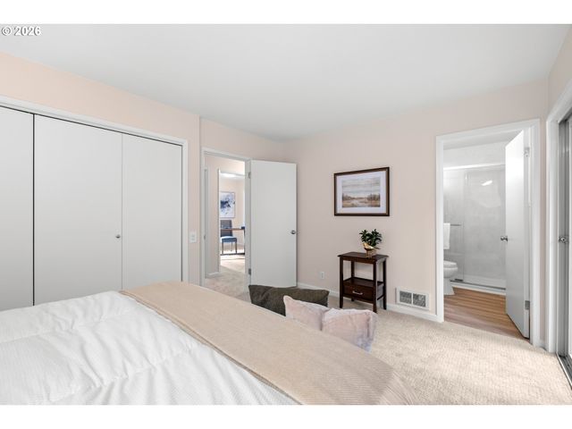 1053 NORTHSHORE Pl, Lake Oswego, OR 97034