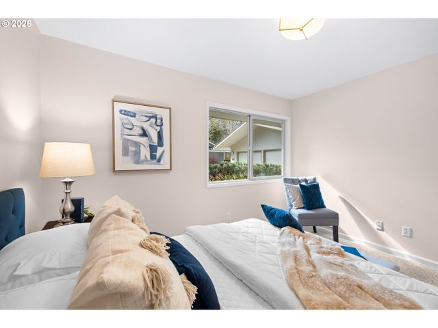 1053 NORTHSHORE Pl, Lake Oswego, OR 97034