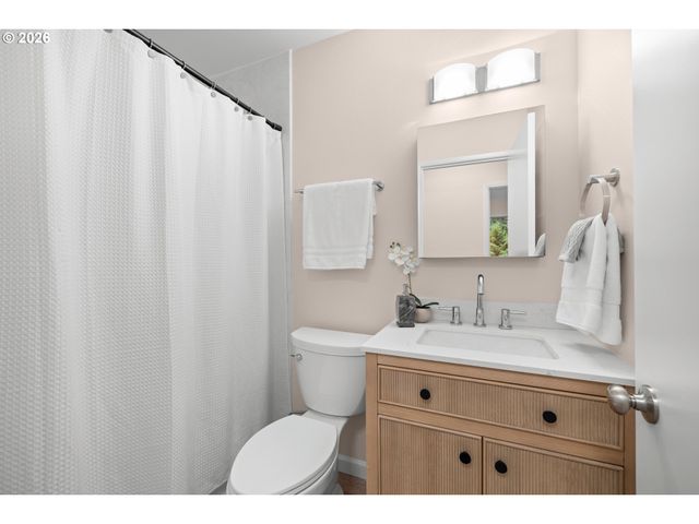 1053 NORTHSHORE Pl, Lake Oswego, OR 97034