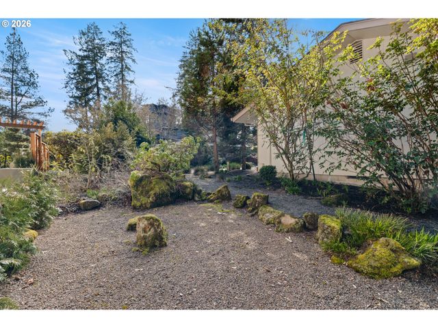1053 NORTHSHORE Pl, Lake Oswego, OR 97034