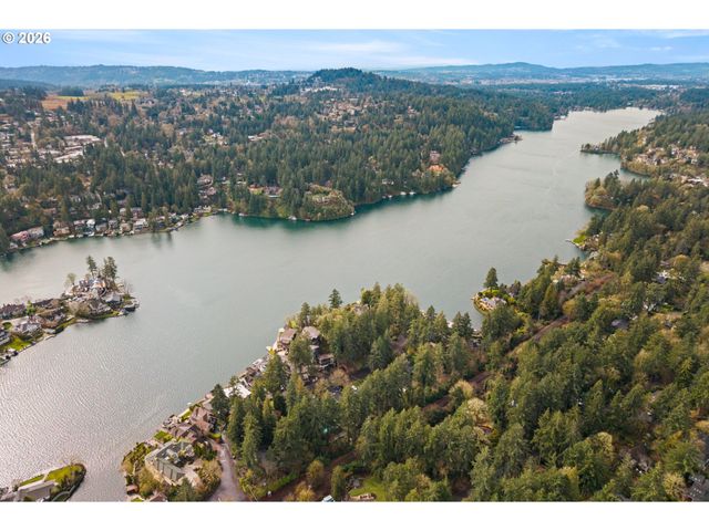 1053 NORTHSHORE Pl, Lake Oswego, OR 97034