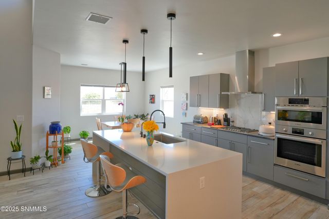 8275 Pissarro Drive, Las Cruces, NM 88007