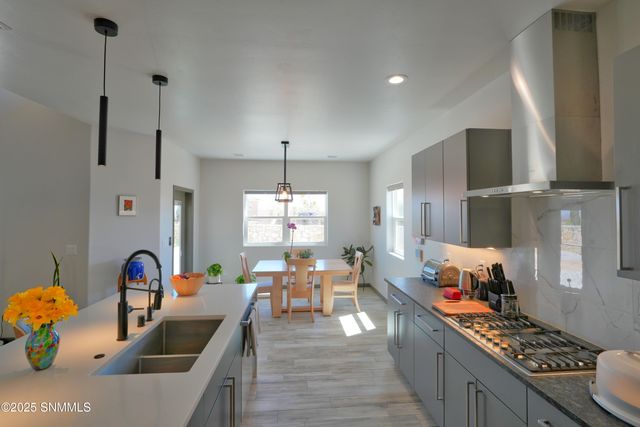 8275 Pissarro Drive, Las Cruces, NM 88007